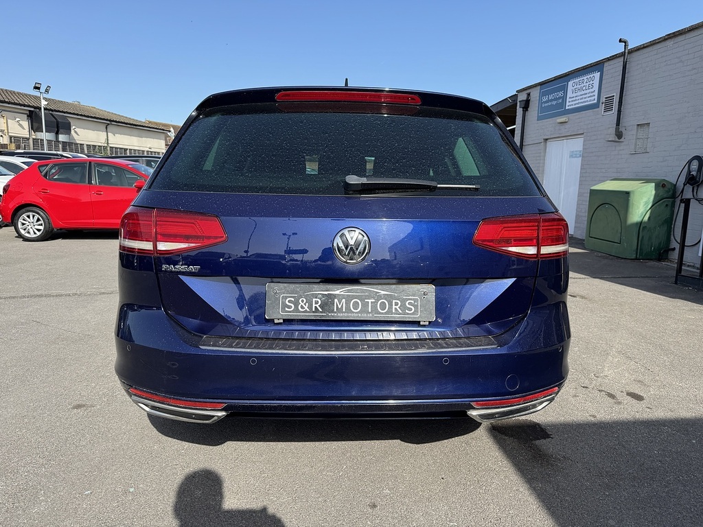 Volkswagen Passat Tdi Se Business VK19WHJ Blue #5