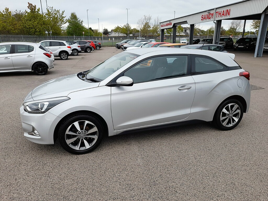 Hyundai I20 1.2 Mpi Se Coupe 35 Pounds Road Tax RJ66UWR Silver #3