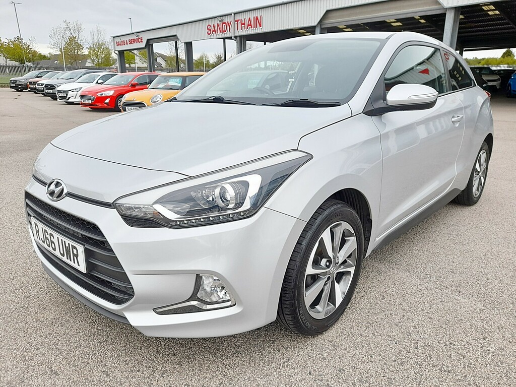 Hyundai I20 1.2 Mpi Se Coupe 35 Pounds Road Tax Silver