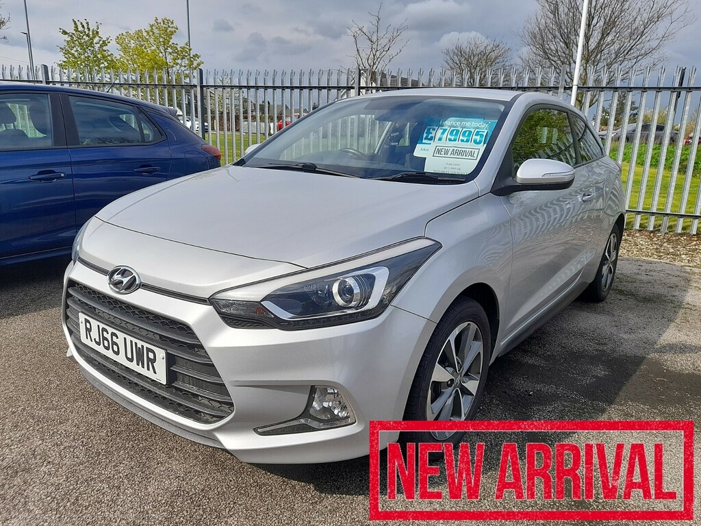 Hyundai I20 1.2 Mpi Se Coupe 35 Pounds Road Tax RJ66UWR Silver #2
