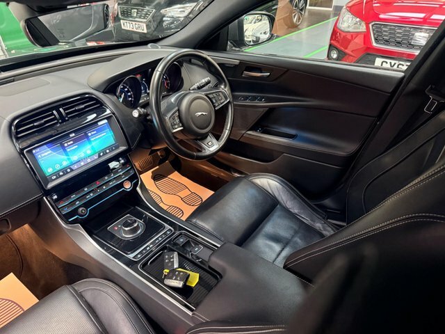 Jaguar XE 2.0I Gpf R-sport Euro 6 S S DN68WVP Grey #2