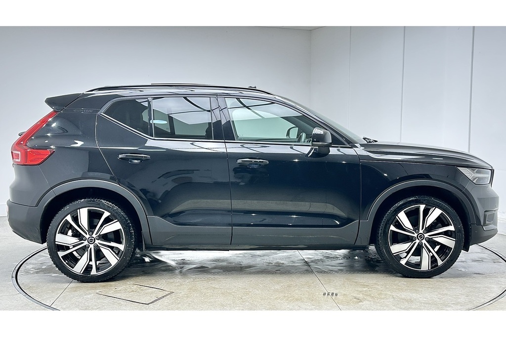 Volvo XC40 P8 First Edition Black #4