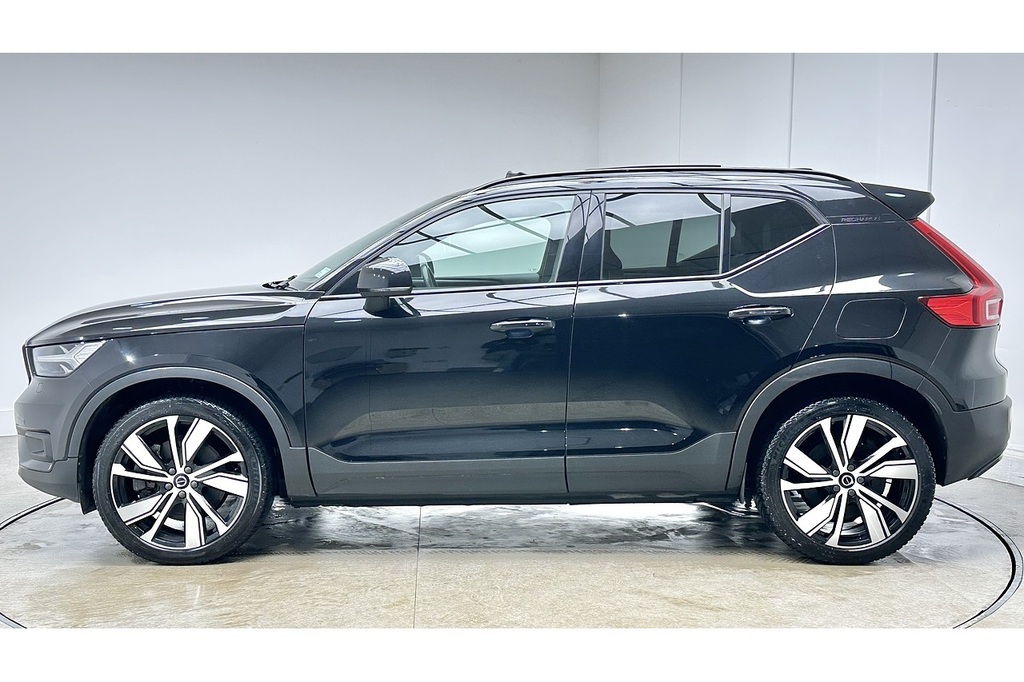 Volvo XC40 P8 First Edition Black #6