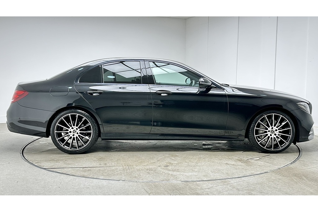 Mercedes-Benz E Class E220d Amg Line Night Edition LP69ZHN Black #4