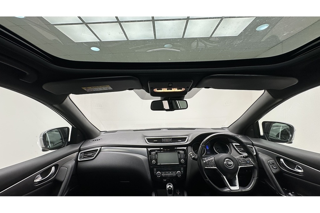 Nissan Qashqai Dig-t Tekna BN20UZT White #2