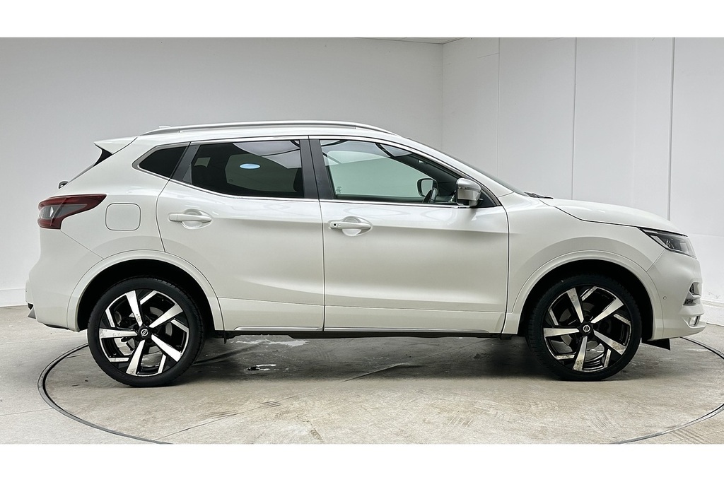 Nissan Qashqai Dig-t Tekna BN20UZT White #4
