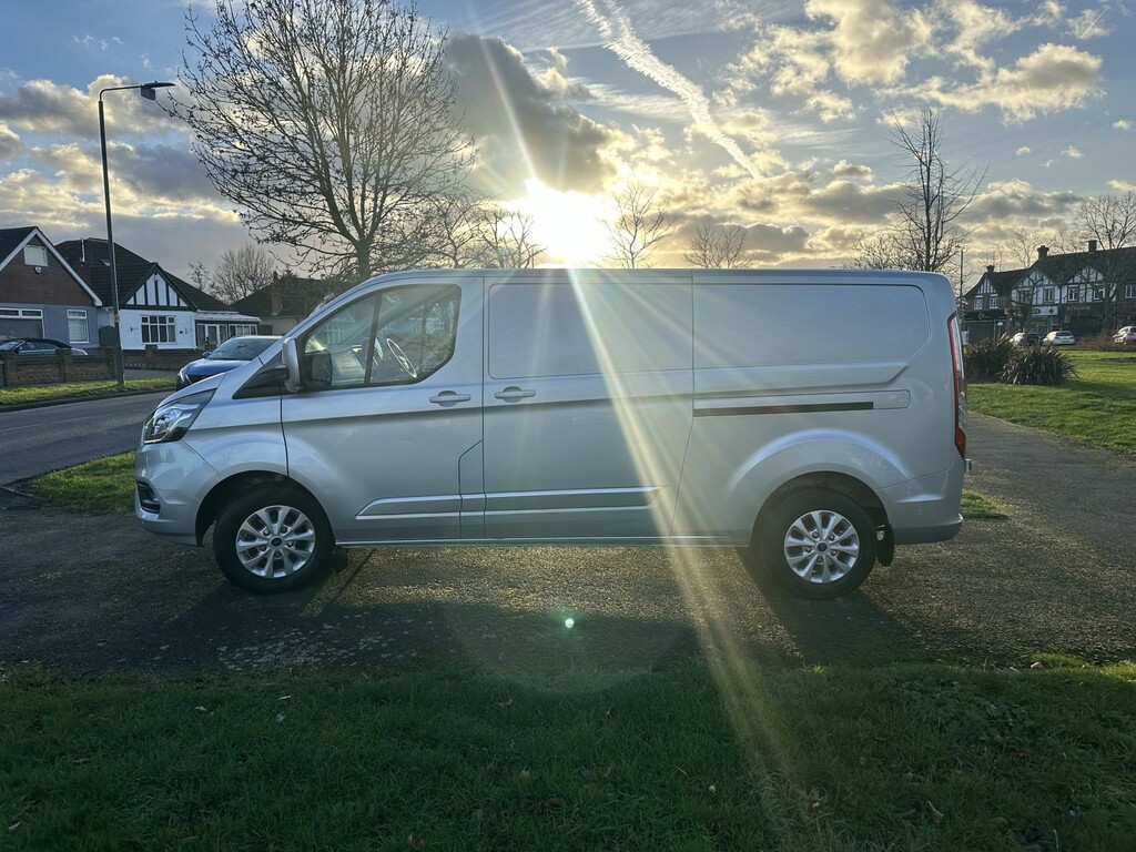 Ford Transit Custom Panel Van 2.0 Transit Custom Limited Van 300 L2 2. YR72DVP Silver #6