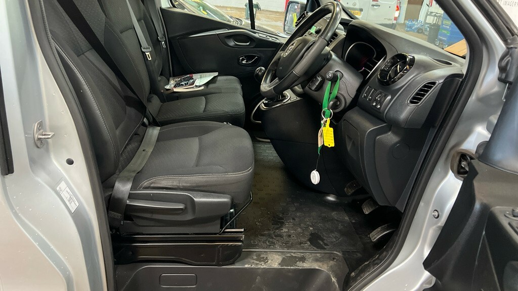 Vauxhall Vivaro Panel Van 1.6 Cdti 2900 Sportive 201919 FD19XSG Silver #4