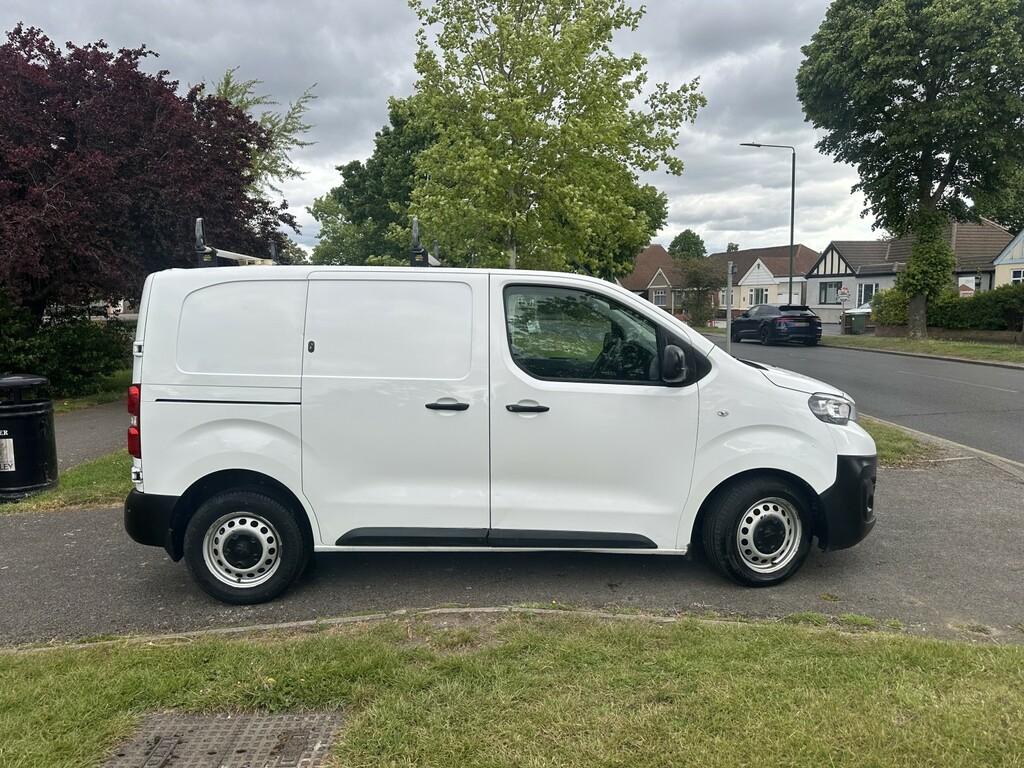 Peugeot Expert Panel Van 2.0 Bluehdi 1400 Professional 201919 NG19KRK White #3