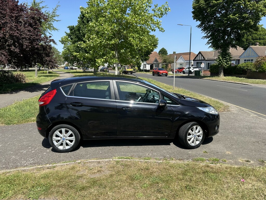 Ford Fiesta Hatchback 1.4 Zetec 2010 GV10DVF Black #4