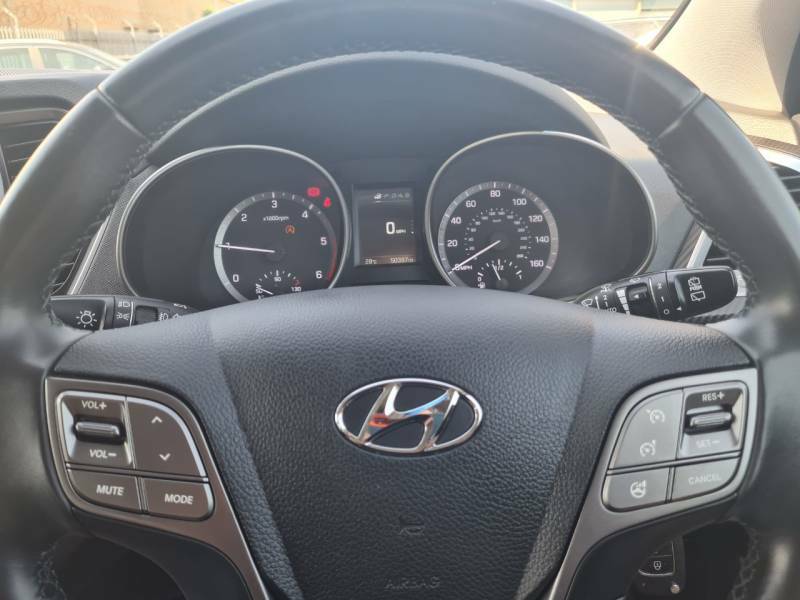 Hyundai Santa Fe 2.2 Crdi Blue Drive Premium 7 Seats - 2018 White #4