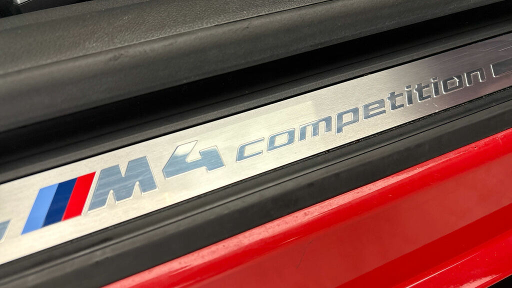 BMW M4 3.0 Biturbo Competition Convertible Ste DKZ133 Red #6