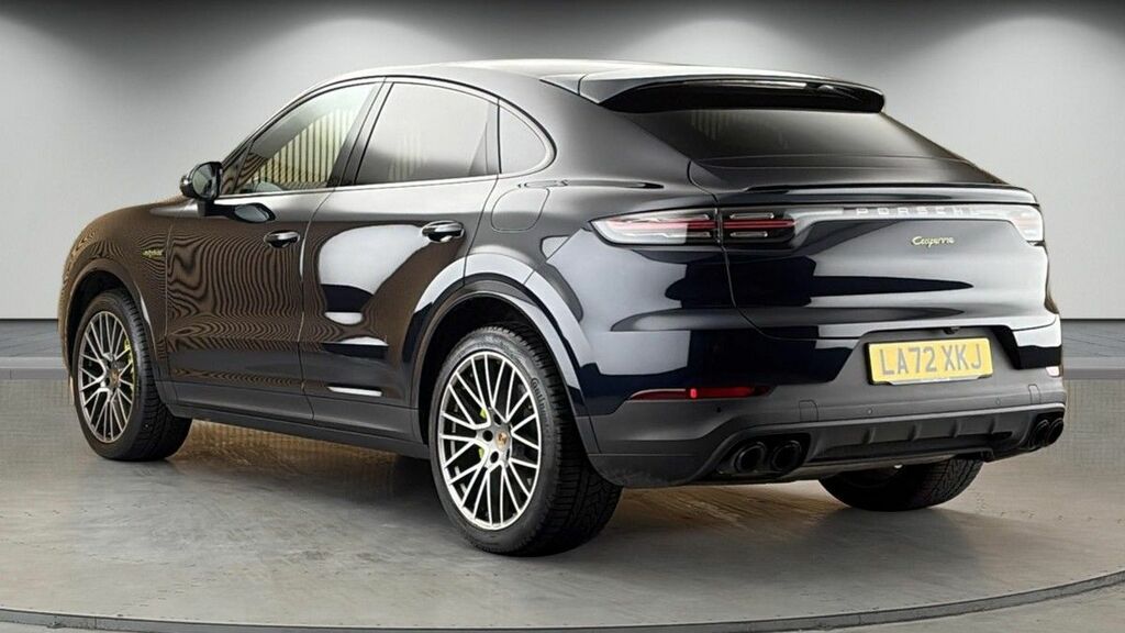 Porsche Cayenne 3.0 V6 E-hybrid 17.9Kwh Platinum Edition Coupe LA72XKJ Black #2