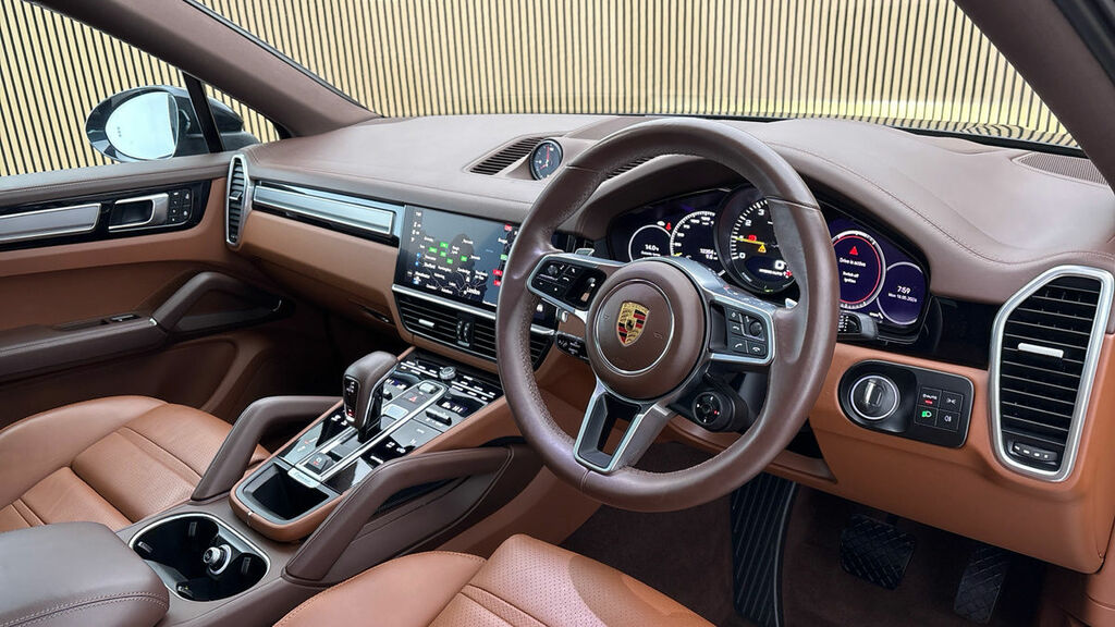 Porsche Cayenne 3.0 V6 E-hybrid 17.9Kwh Platinum Edition Coupe LA72XKJ Black #5