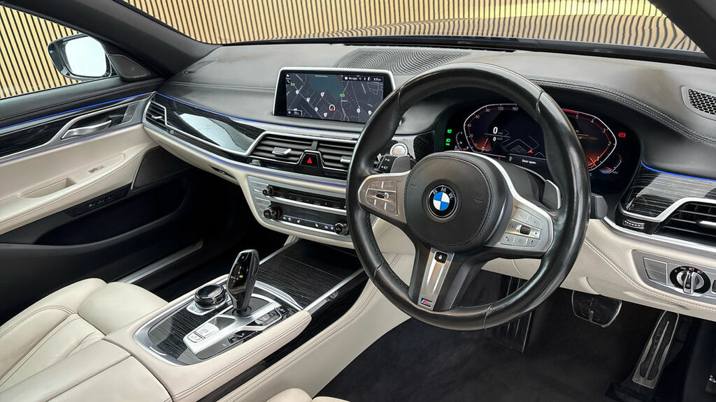 BMW 7 Series 730D M Sport Saloon HJ71JHZ Blue #5