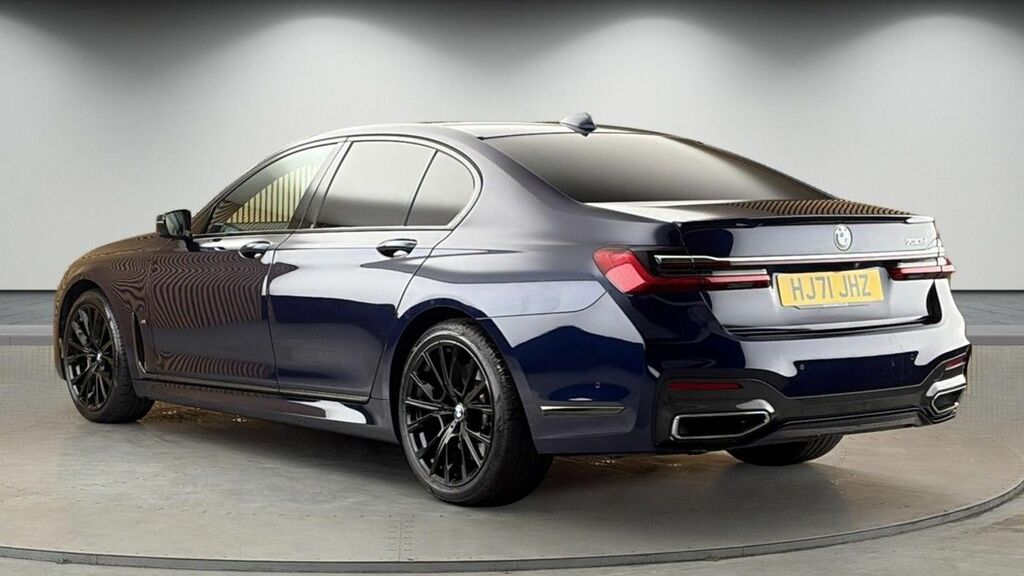 BMW 7 Series 730D M Sport Saloon HJ71JHZ Blue #2