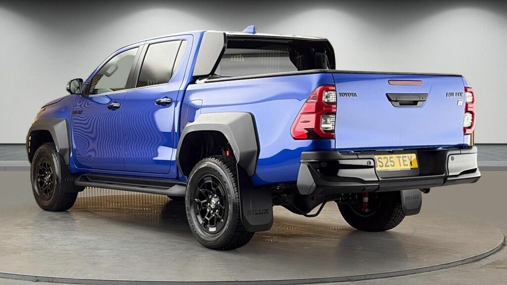 Toyota HILUX 2.8 D-4d Gr Sport II Pickup Double Cab  #2