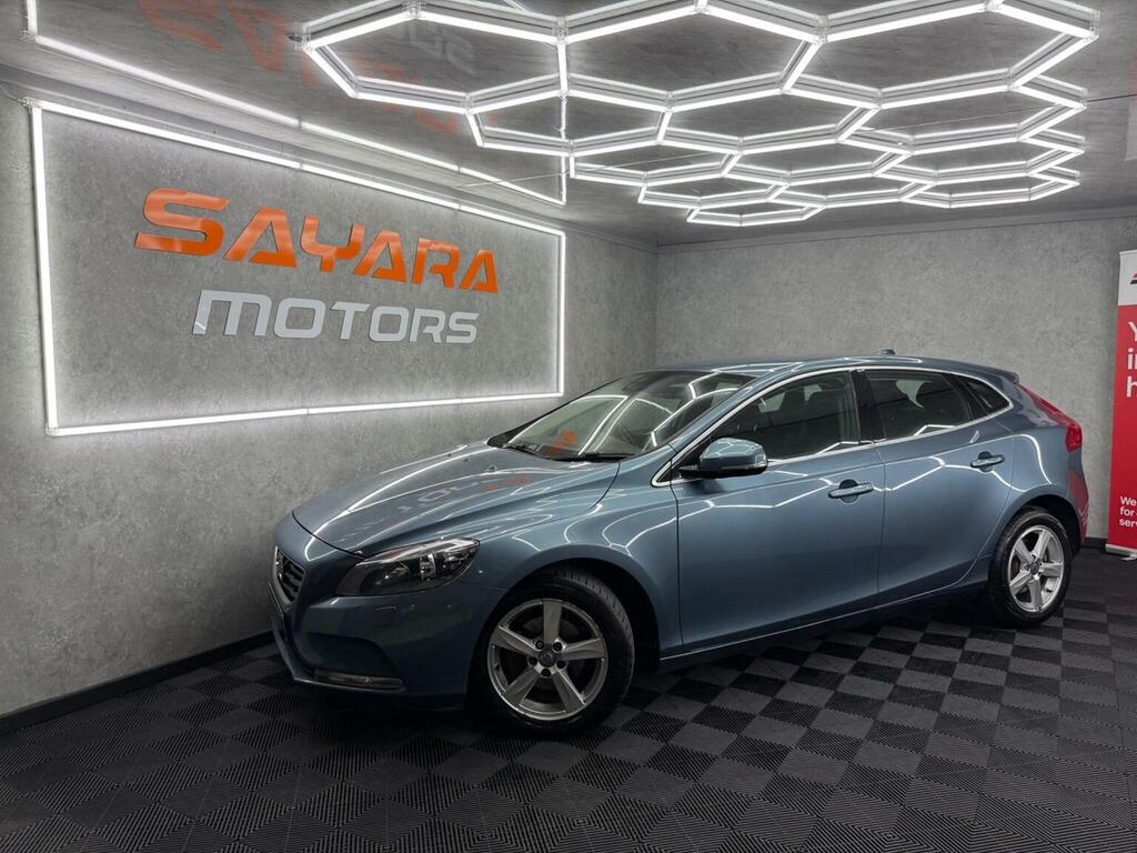 Volvo V40 Hatchback 1.6 D2 Se Euro 5 Ss 201363 Blue