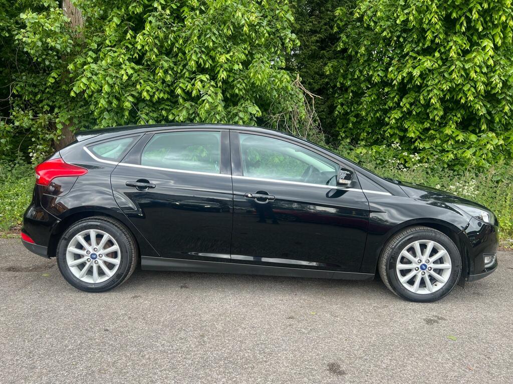 Ford Focus Titanium Black #3