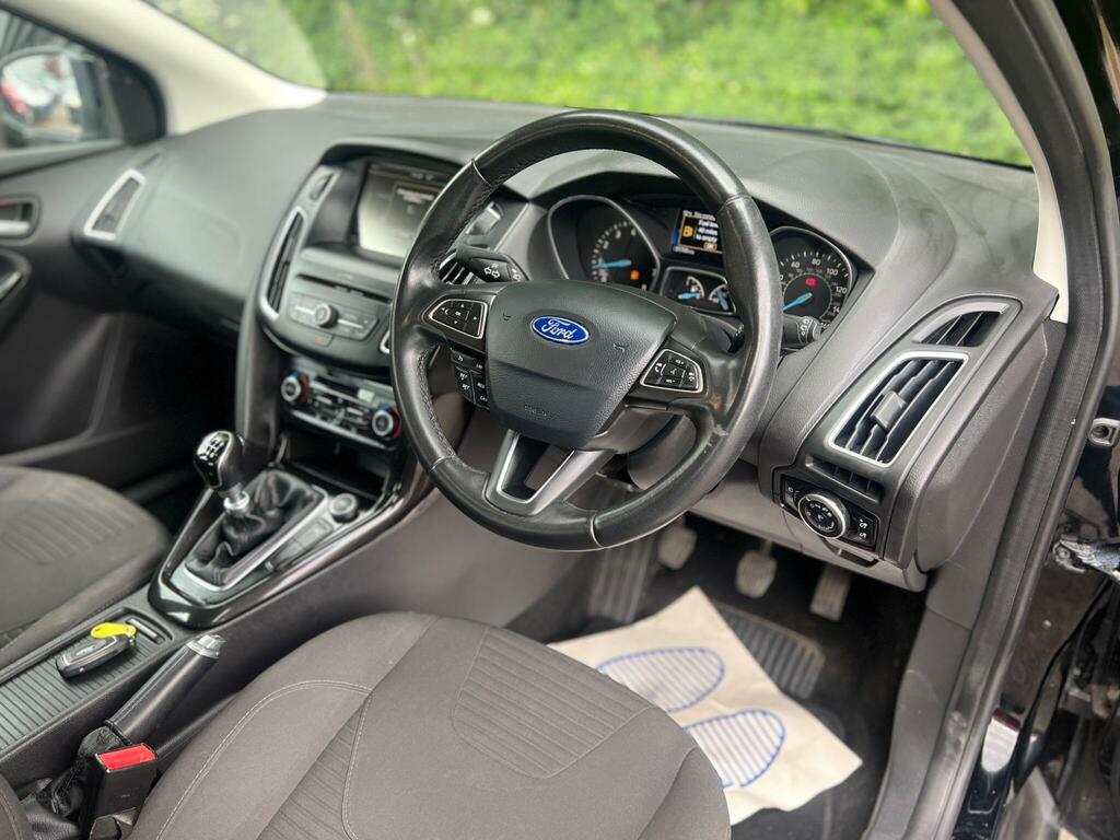 Ford Focus Titanium Black #2