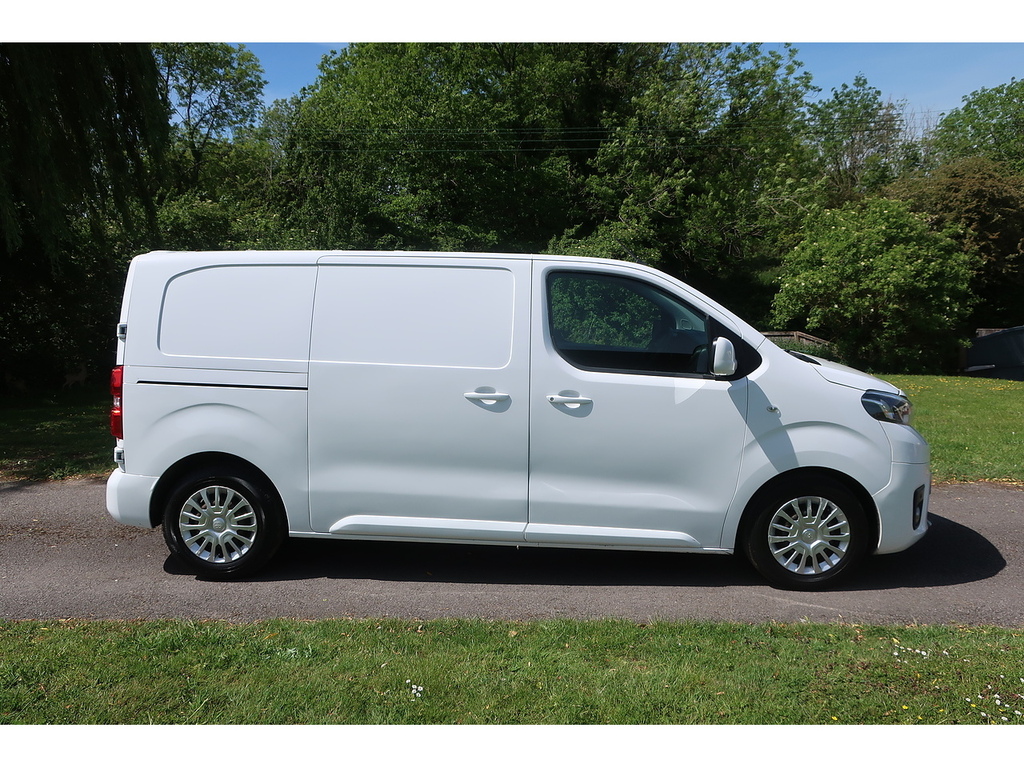Toyota PROACE 1.6D 115 Comfort Van #16