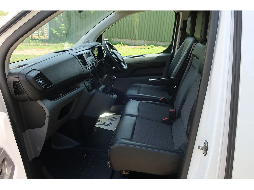 Toyota PROACE 1.6D 115 Comfort Van #12