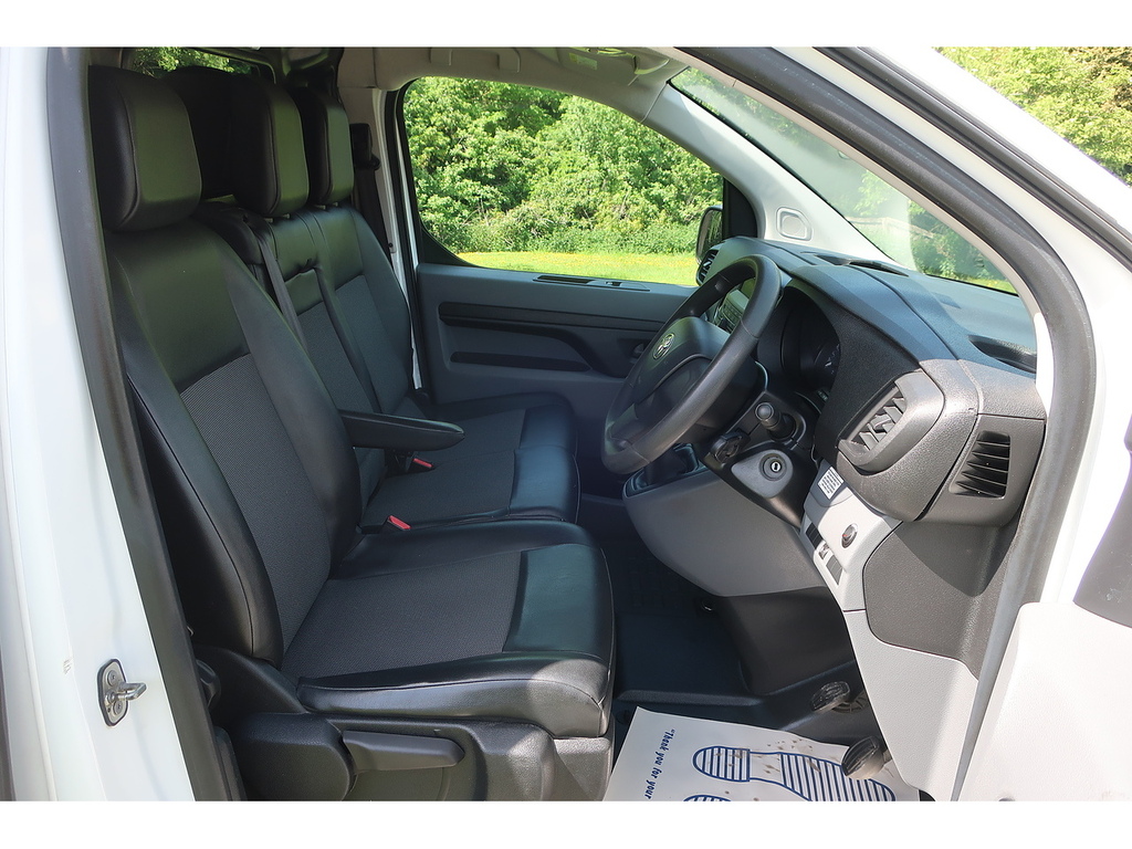 Toyota PROACE 1.6D 115 Comfort Van #19