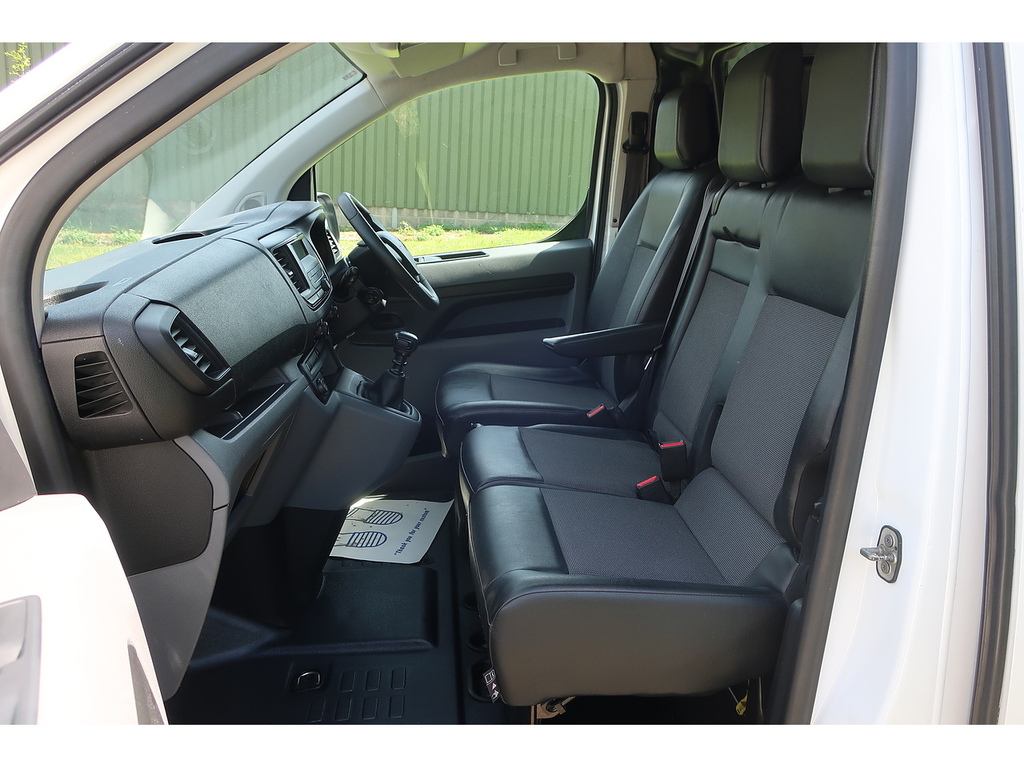 Toyota PROACE 1.6D 115 Comfort Van #13