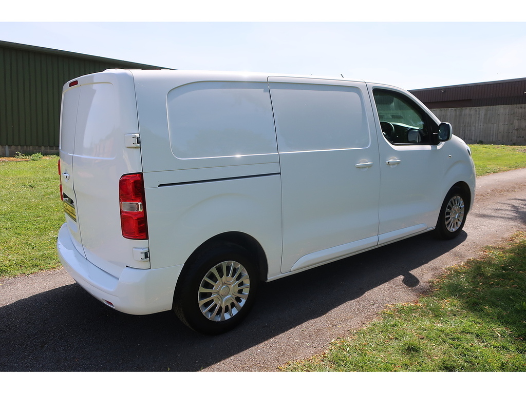 Toyota PROACE 1.6D Comfort Medium Panel Van 6Dr Mw White #2