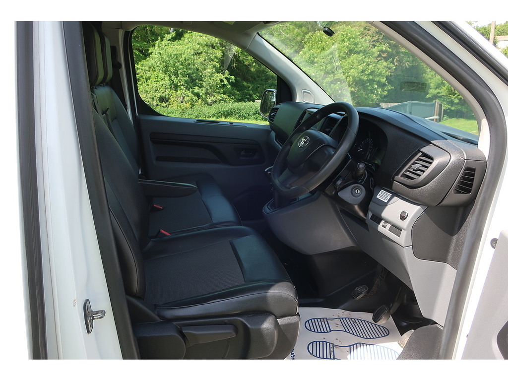 Toyota PROACE 1.6D 115 Comfort Van #18