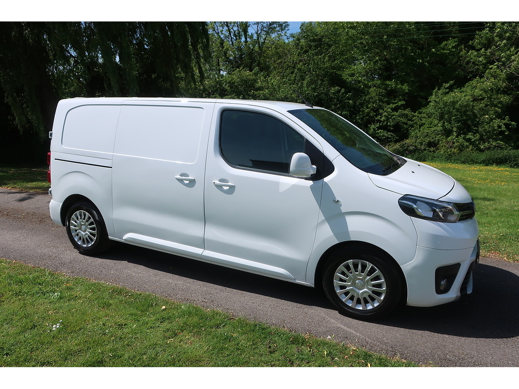 Toyota PROACE 1.6D Comfort Medium Panel Van 6Dr Mw White #3