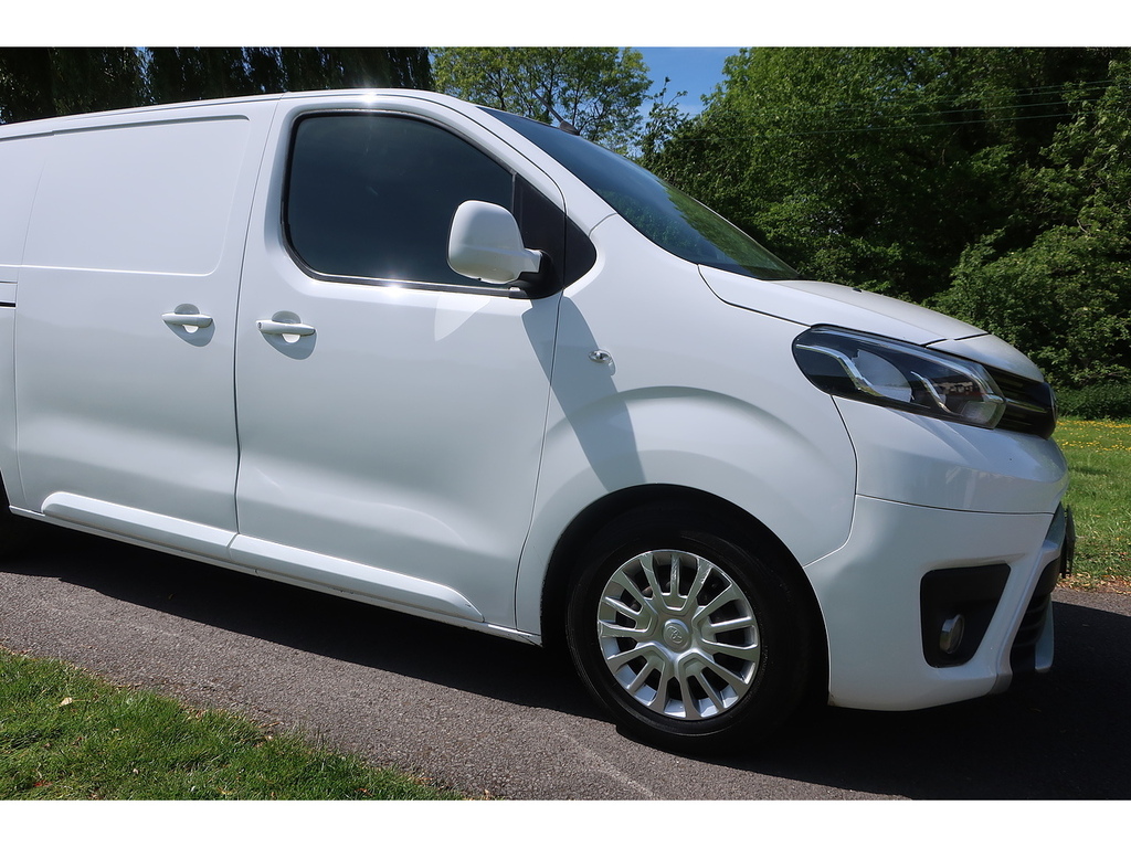 Toyota PROACE 1.6D 115 Comfort Van #15