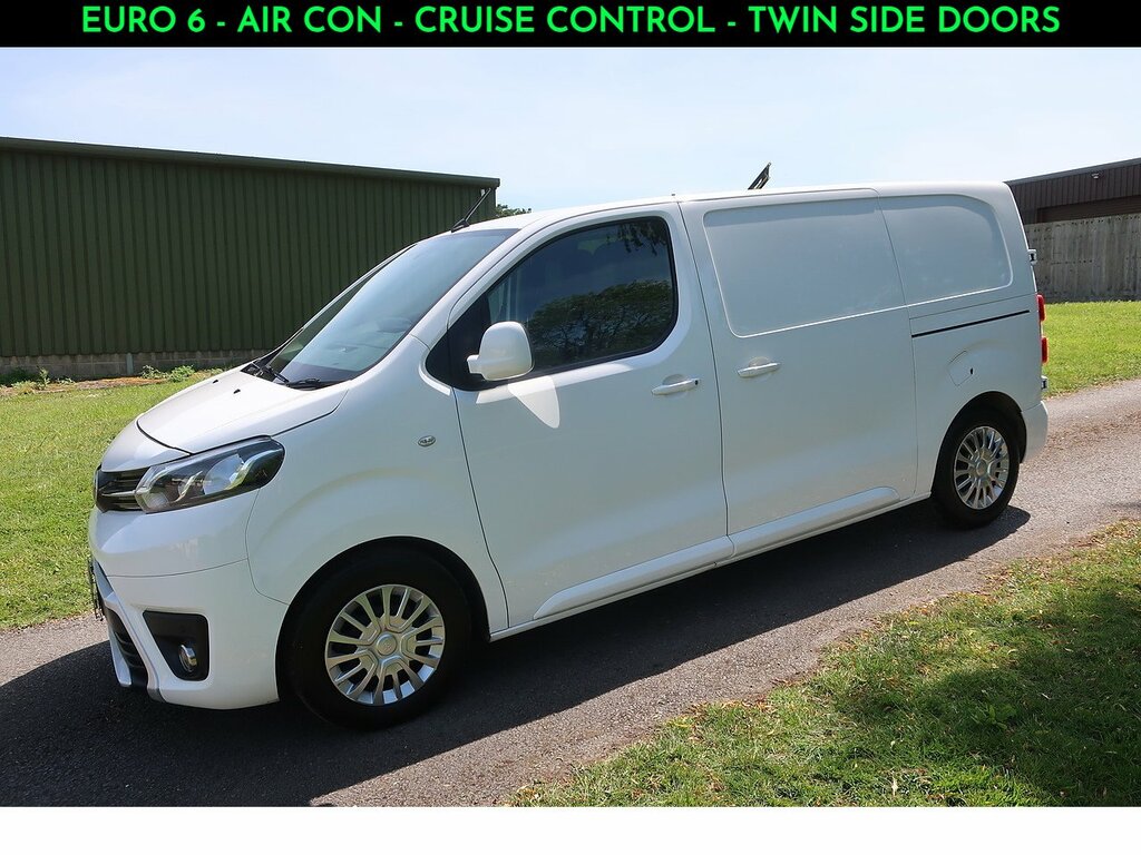 Toyota PROACE 1.6D Comfort Medium Panel Van 6Dr Mw White