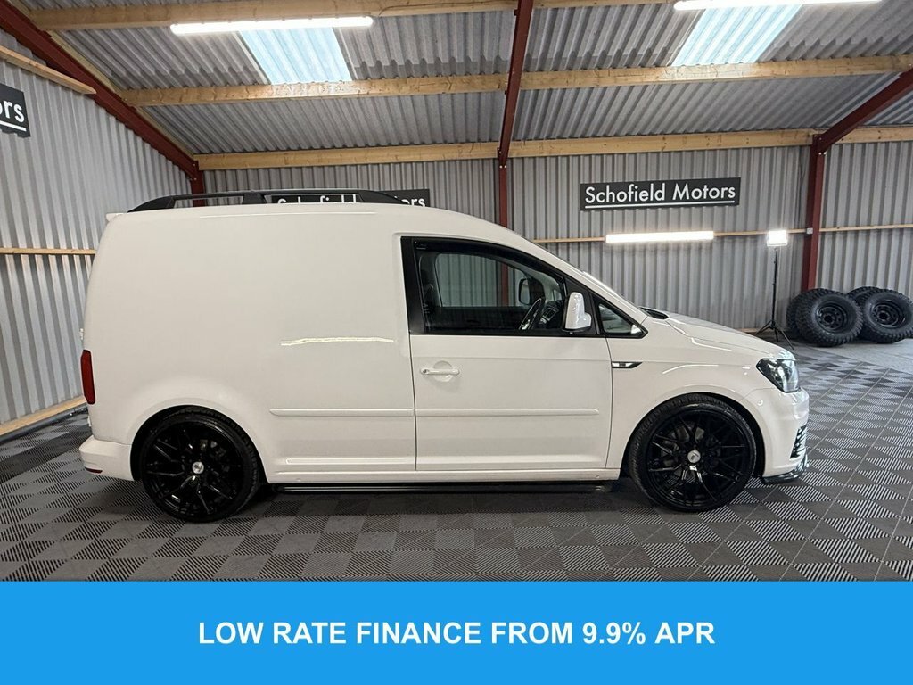 Volkswagen Caddy 2L Startline White