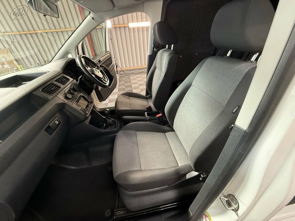 Volkswagen Caddy 2L Startline BV17XCZ White #5