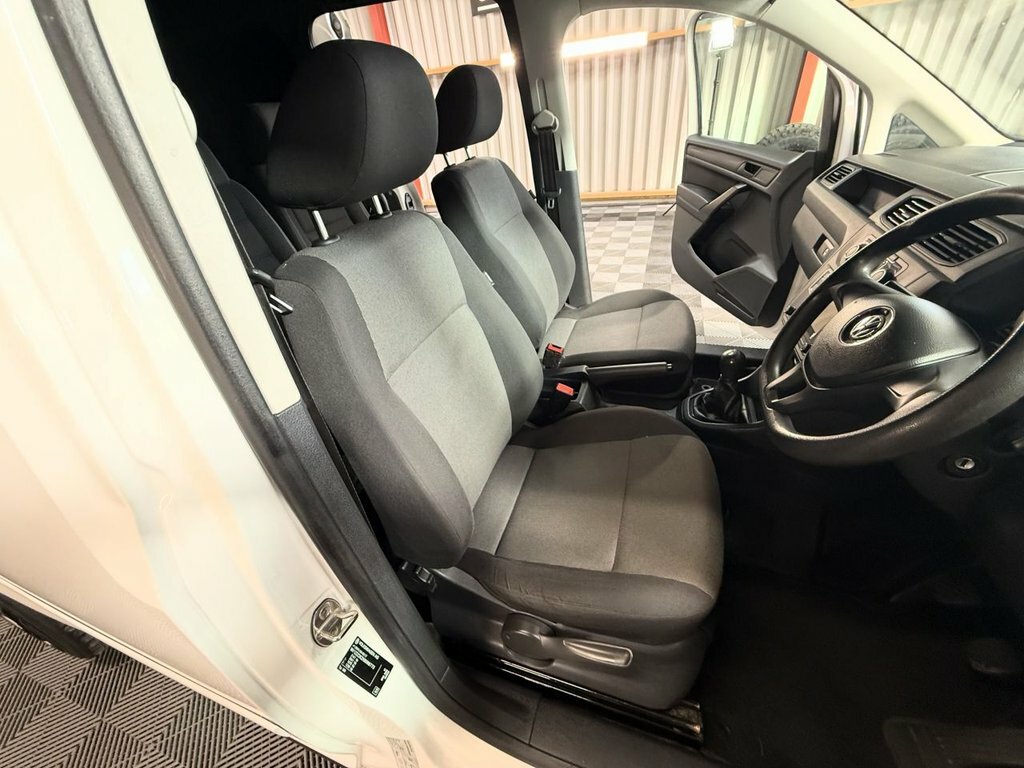 Volkswagen Caddy 2L Startline BV17XCZ White #4