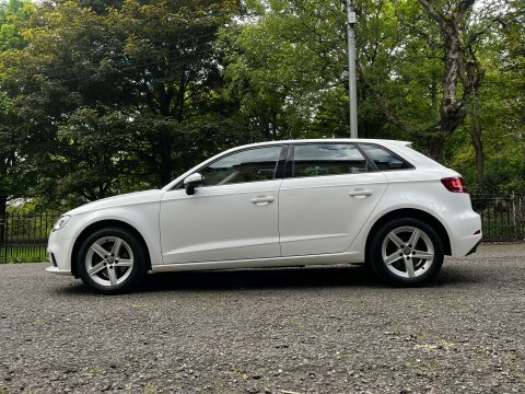 Audi A3 1.5 A3 Sportback CX68RZU White #2