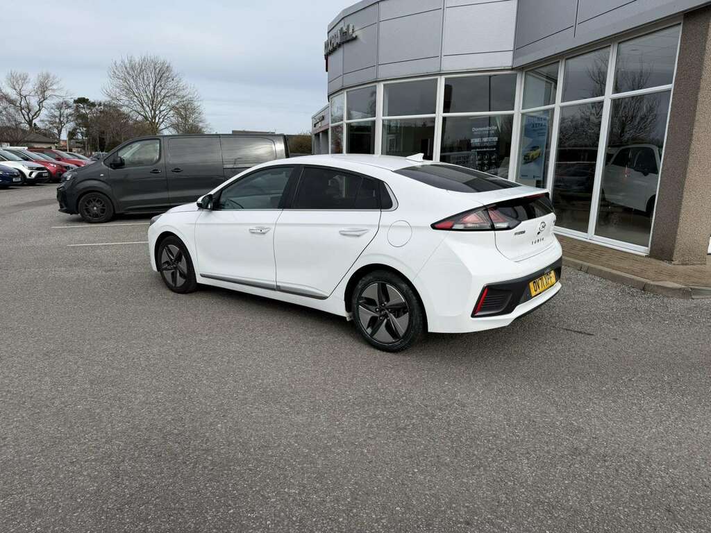 Hyundai Ioniq Premium Se Hev S-a OV71XPF White #3