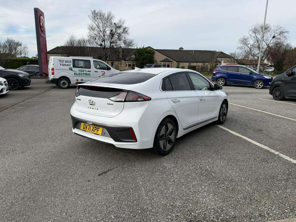 Hyundai Ioniq Premium Se Hev S-a OV71XPF White #5