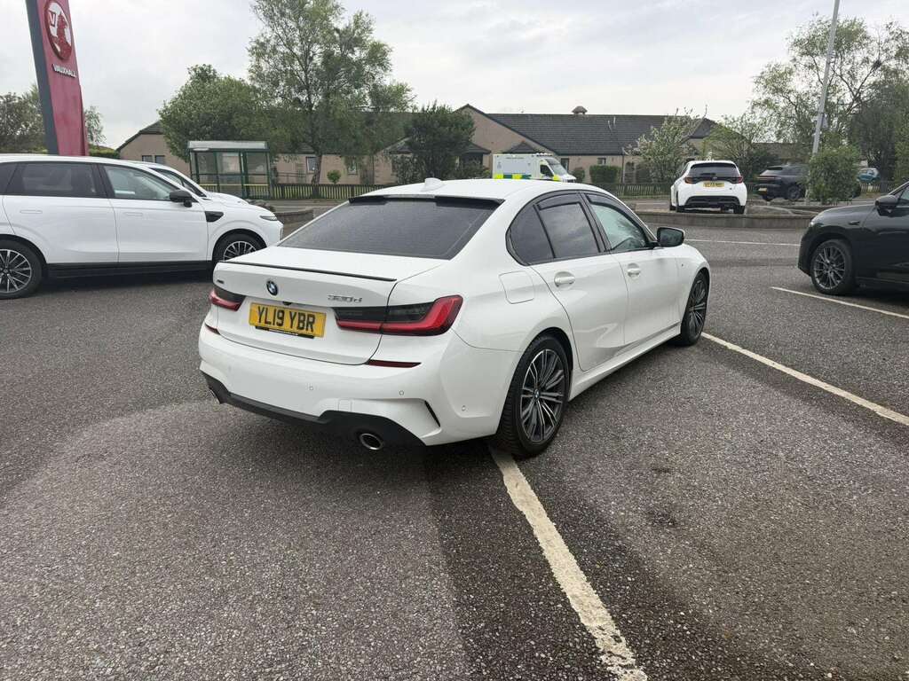 BMW 3 Series Xdrive M Sport YL19YBR White #5