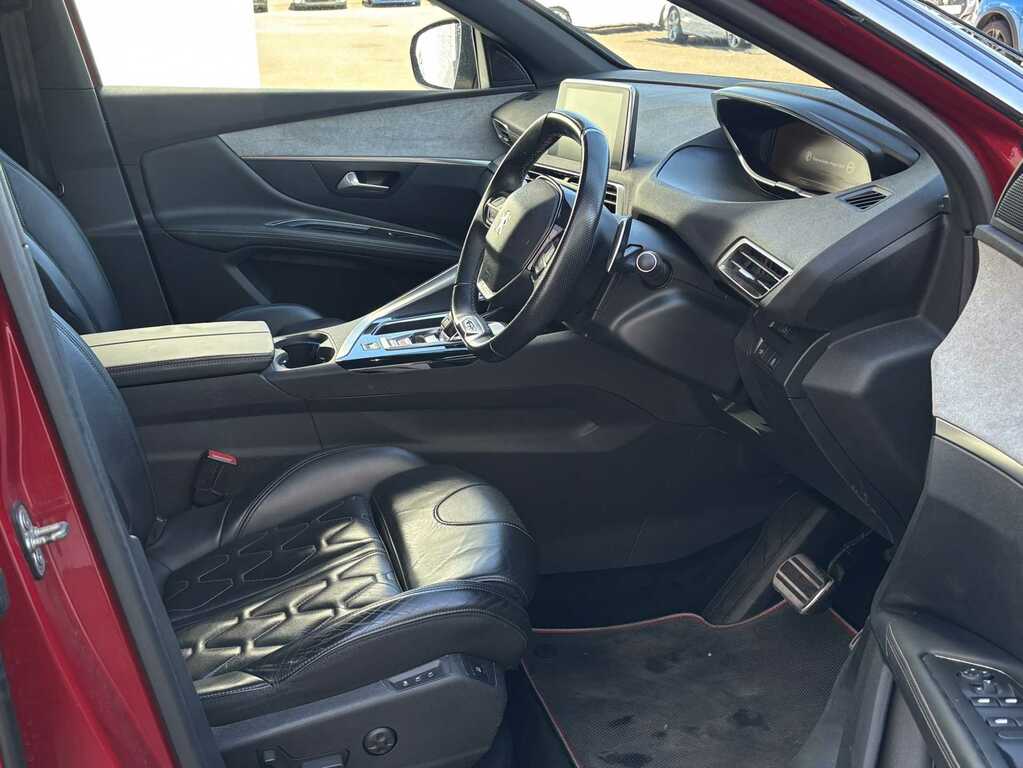 Peugeot 3008 Gt Bluehdi Ss SW68HCN Red #4