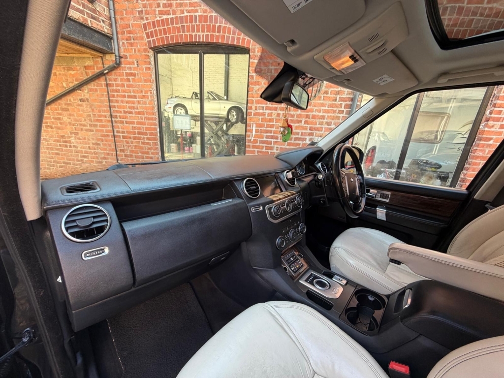 Land Rover Discovery 3 .0 Sdv6 Hse Luxury Black #5