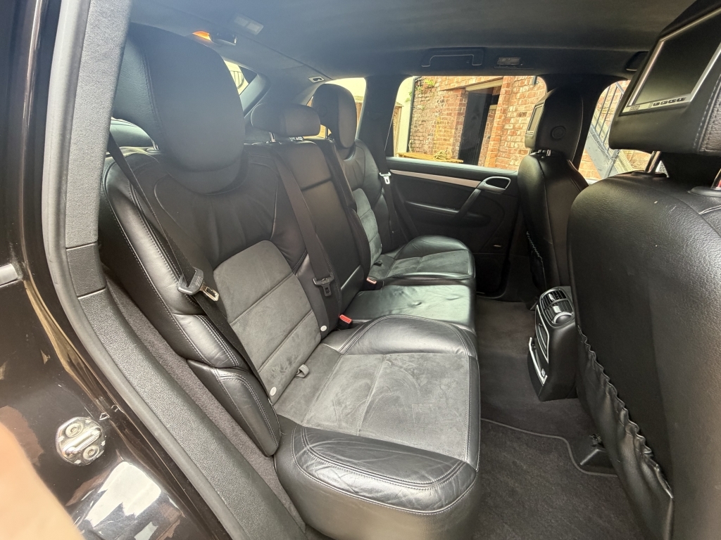 Porsche Cayenne Gts Tiptronic S Black #19