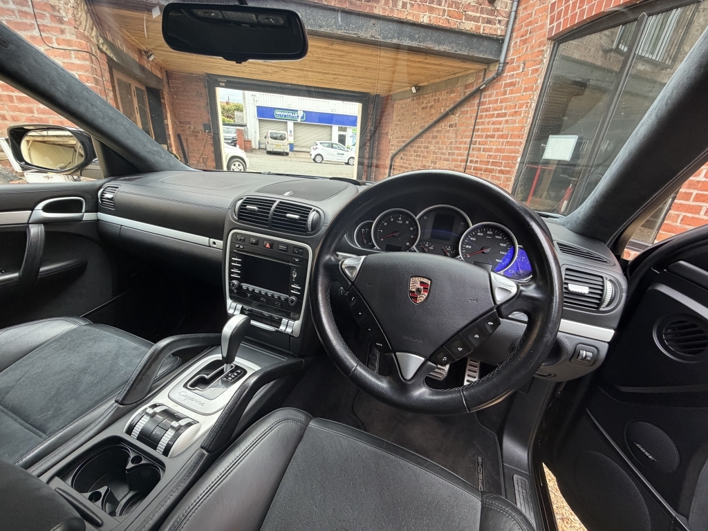 Porsche Cayenne Gts Tiptronic S Black #8