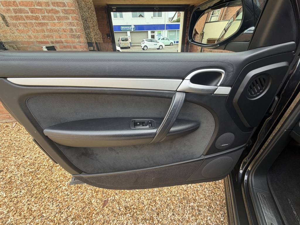Porsche Cayenne Gts Tiptronic S Black #23