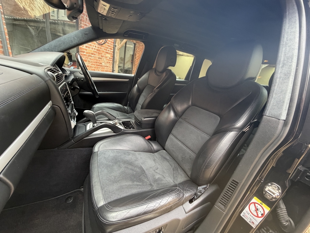 Porsche Cayenne Estate 4.8 Gts Tiptronic S Black #6