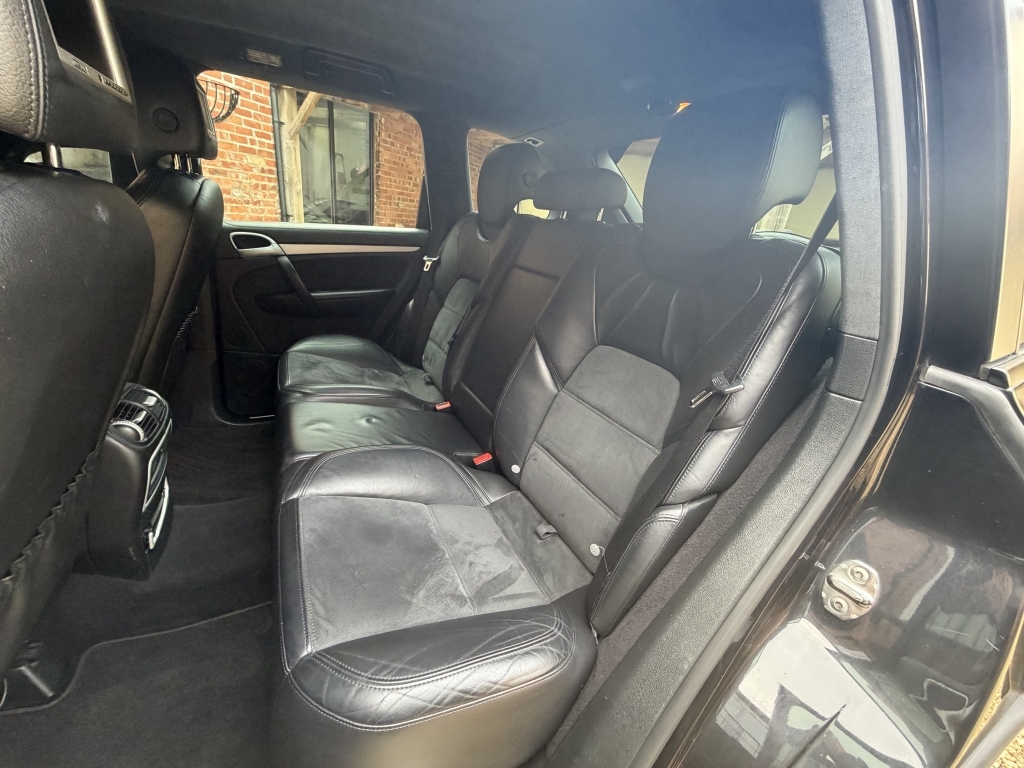 Porsche Cayenne Gts Tiptronic S Black #7