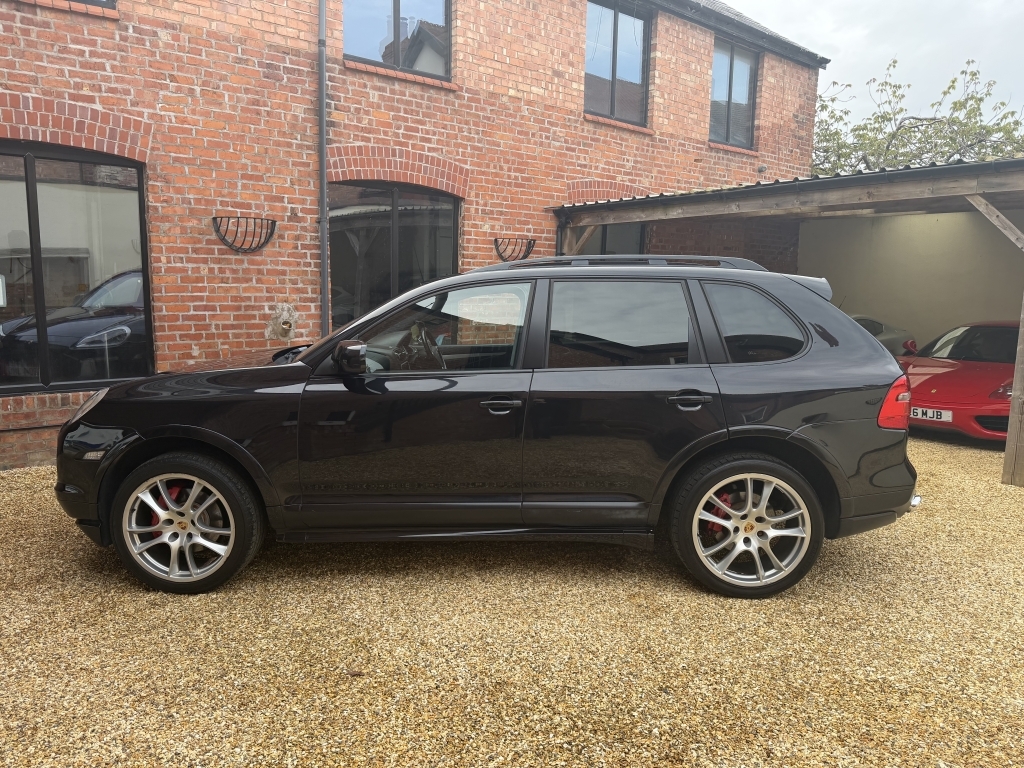 Porsche Cayenne Estate 4.8 Gts Tiptronic S Black #2