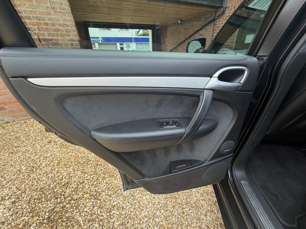 Porsche Cayenne Gts Tiptronic S Black #21