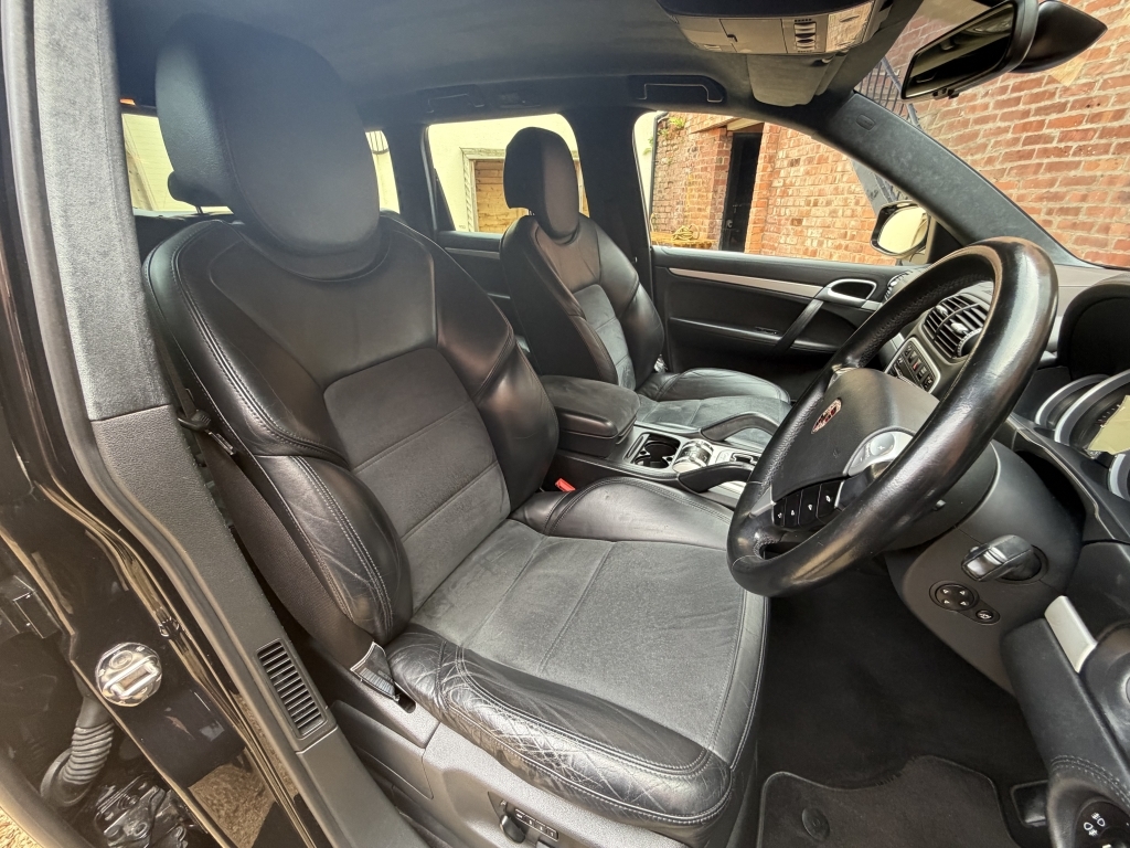 Porsche Cayenne Gts Tiptronic S Black #17